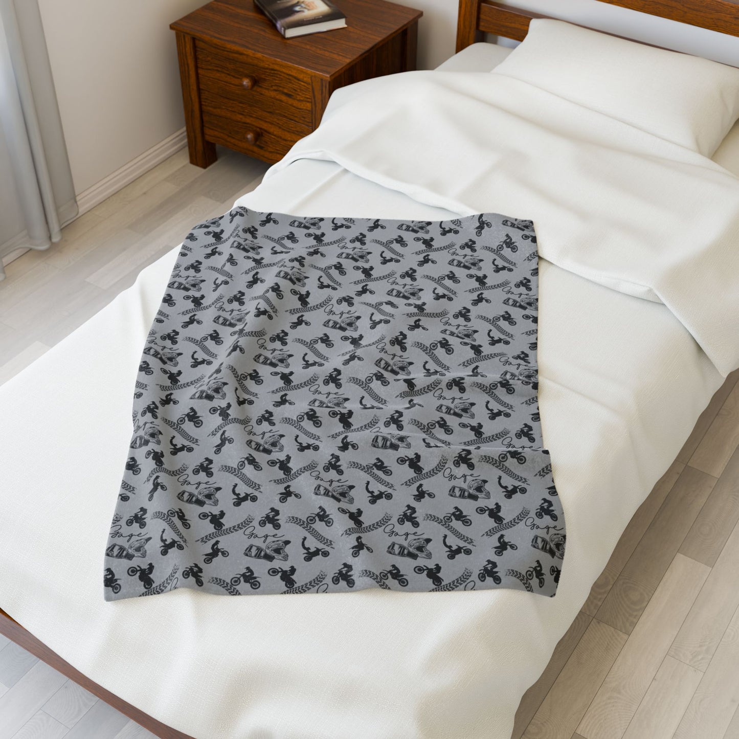 Cozy Velveteen Plush Blanket - Soft, Warm Throw for Home Decor, Gift for Baby Shower, Relaxation, Winter Holiday